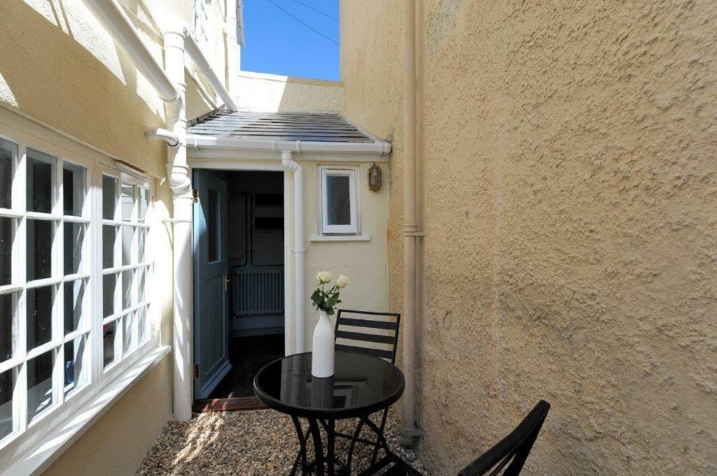 Little Monmouth 4 Bedroom Cottage, Old Town Lyme Regis, Dog Friendly And Parking エクステリア 写真