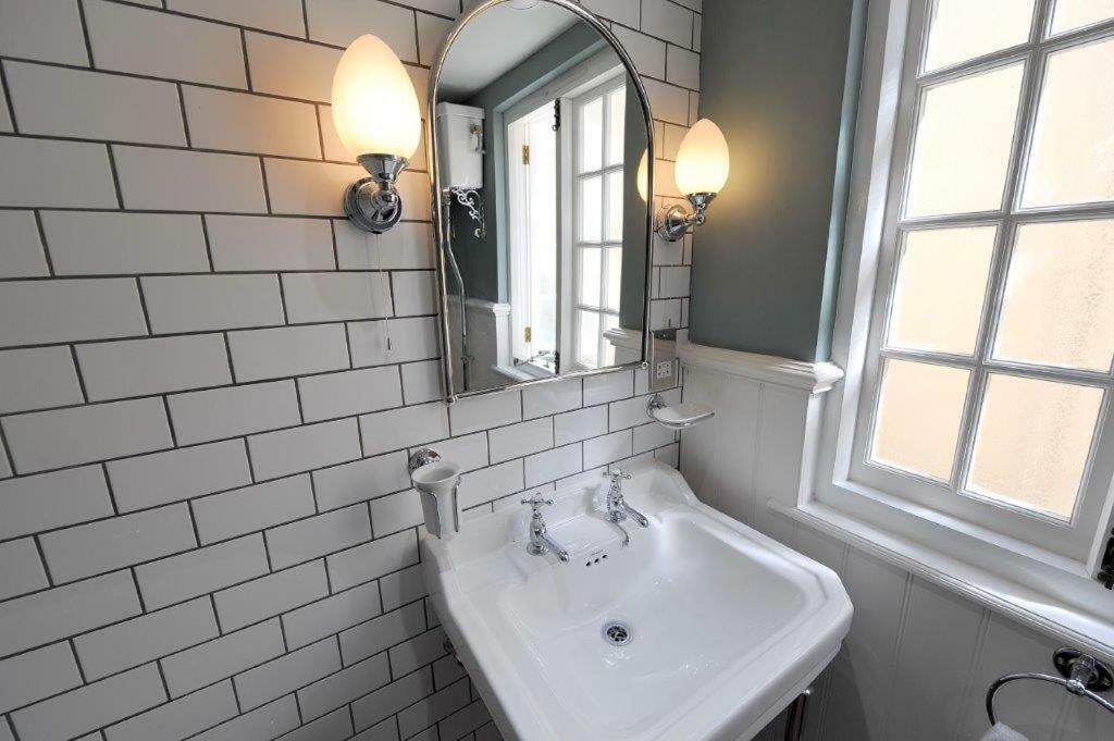 Little Monmouth 4 Bedroom Cottage, Old Town Lyme Regis, Dog Friendly And Parking エクステリア 写真