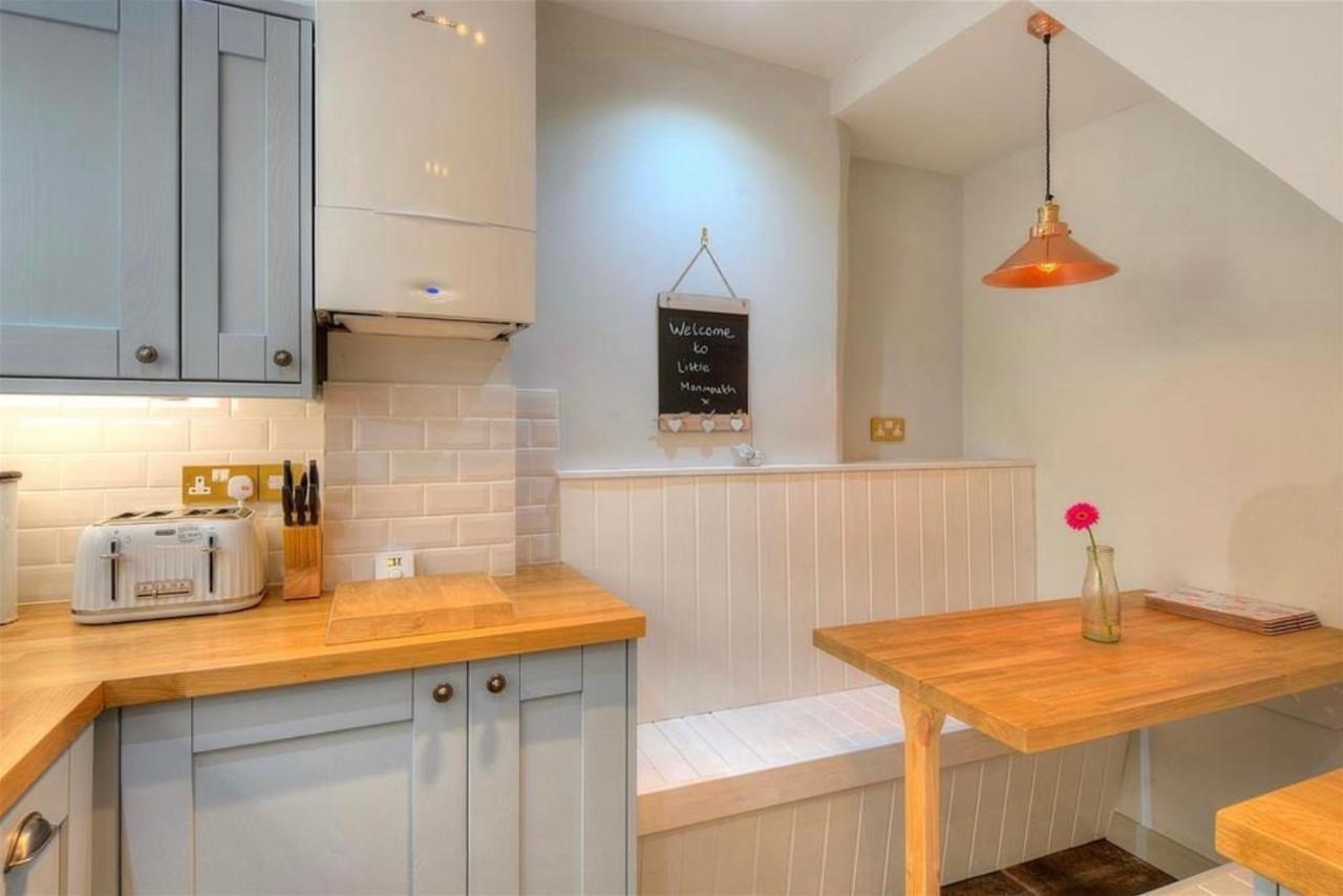 Little Monmouth 4 Bedroom Cottage, Old Town Lyme Regis, Dog Friendly And Parking エクステリア 写真